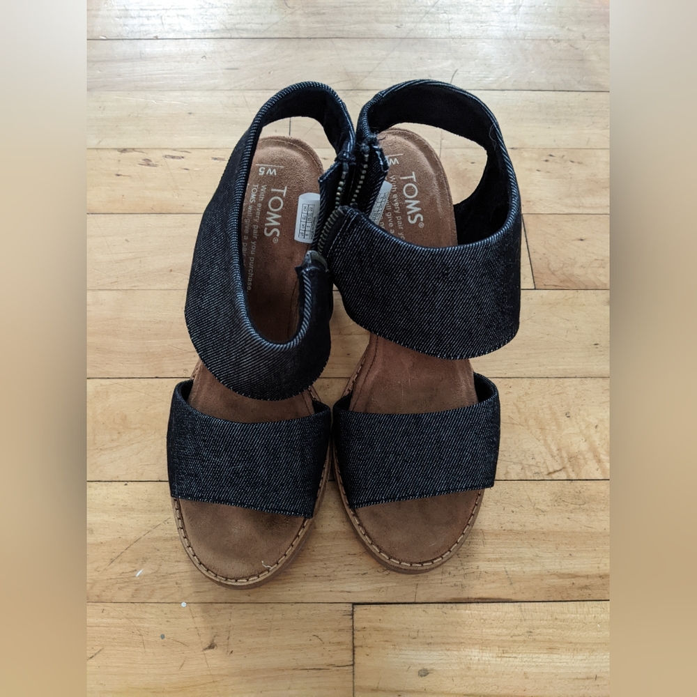 TOMS Heels